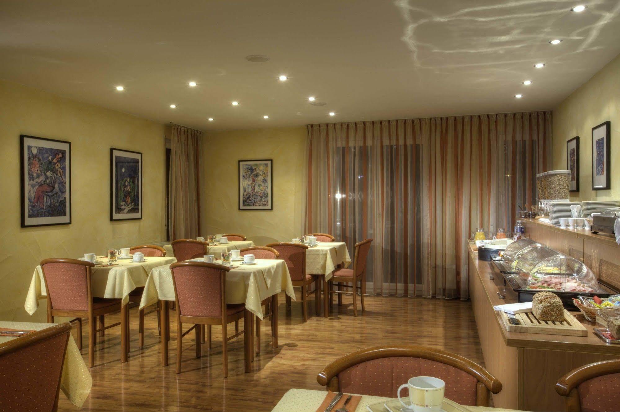 Hotel Zur Muehle Urbach  Ngoại thất bức ảnh